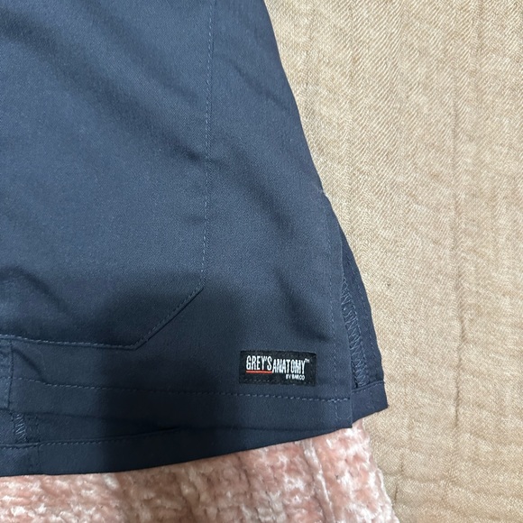 Greys anatomy scrub medium top AND joggers. - Picture 3 of 9